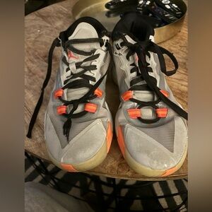 Jordan zion 1 light smoke gray size 8